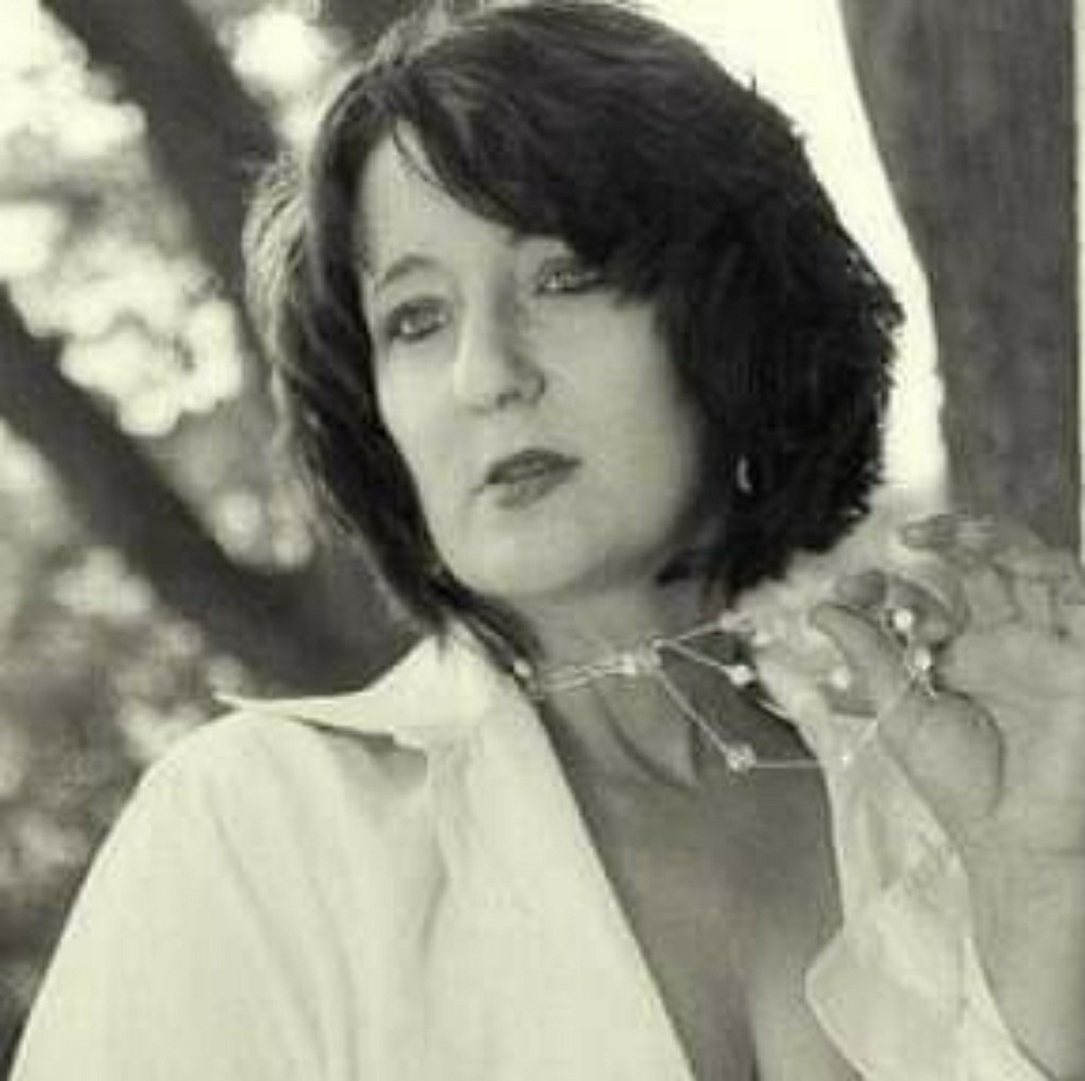 Meet your Posher, Crystal